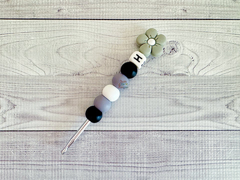 Monochrome Daisy Crochet Hook