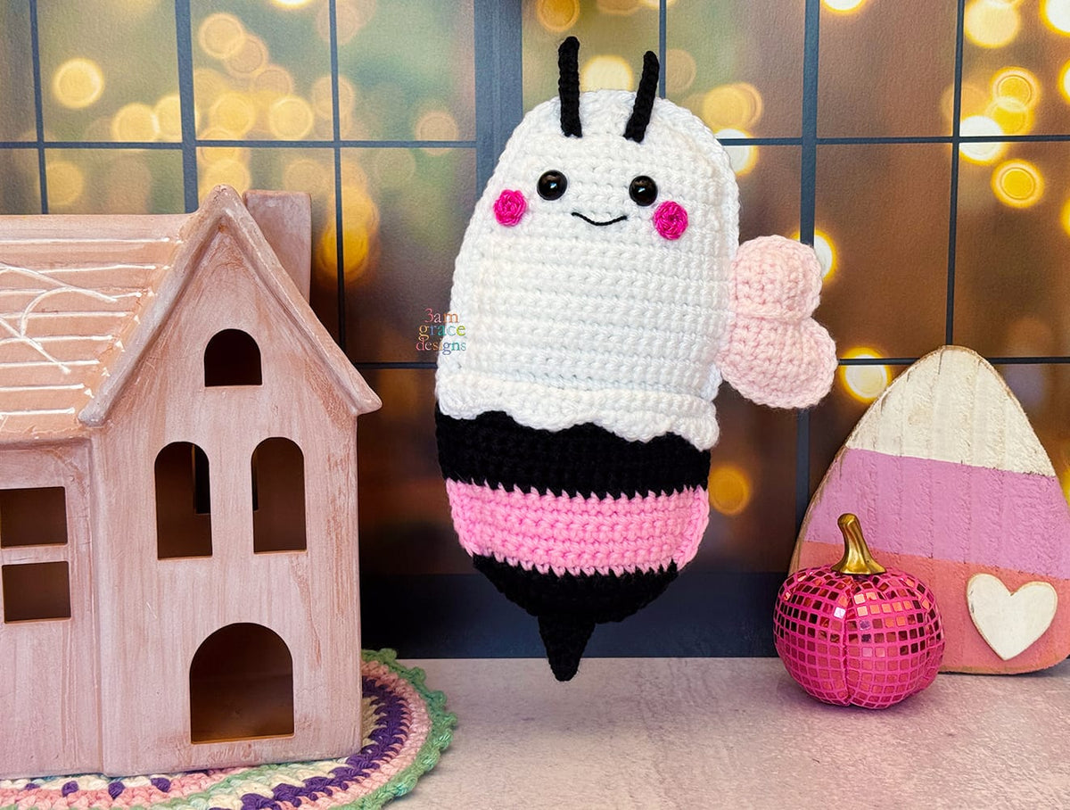 Mini Boo Bee Kawaii Cuddler® Crochet Pattern